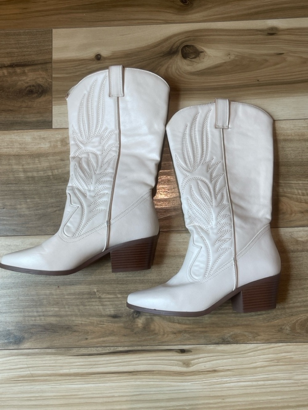 Qupid Cream Western Mid Heel Cowgirl Boots
